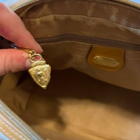 Vintage Gucci Bone Waxed Canvas Insignia Handbag with serial number! - Picture 12 of 15